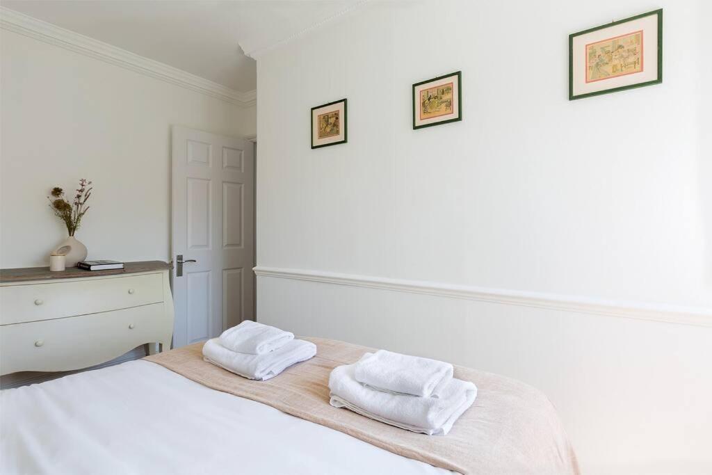 Spacious 3 Bedroom Flat With Terrace 런던 외부 사진