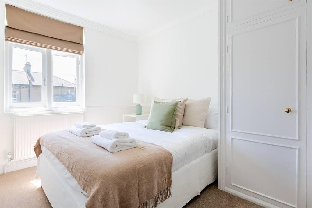 Spacious 3 Bedroom Flat With Terrace 런던 외부 사진