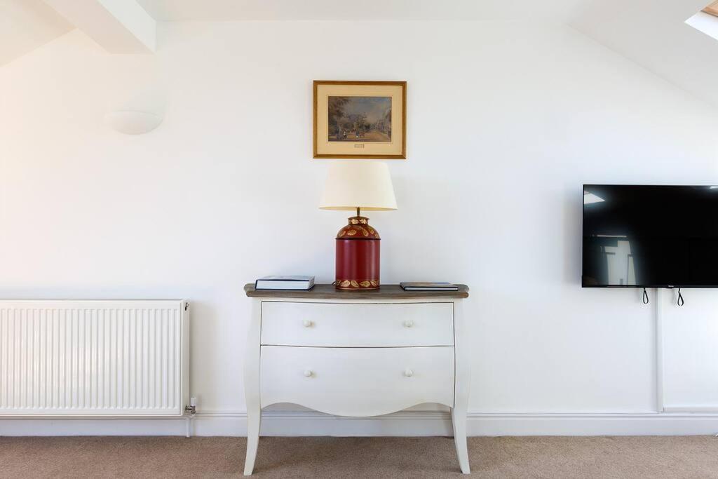 Spacious 3 Bedroom Flat With Terrace 런던 외부 사진