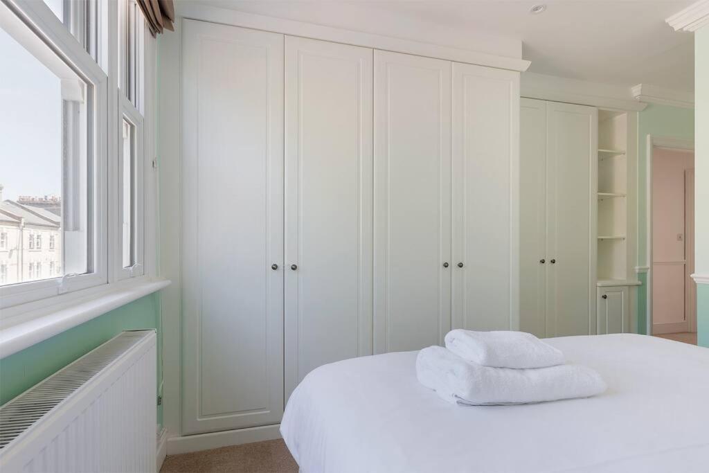 Spacious 3 Bedroom Flat With Terrace 런던 외부 사진