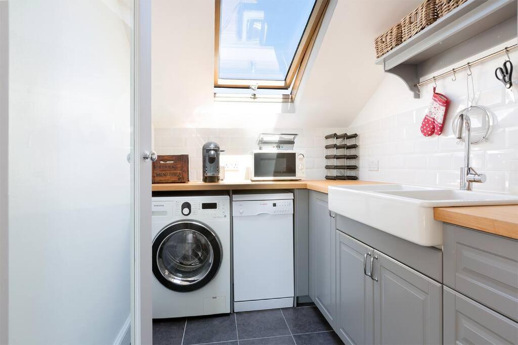 Spacious 3 Bedroom Flat With Terrace 런던 외부 사진